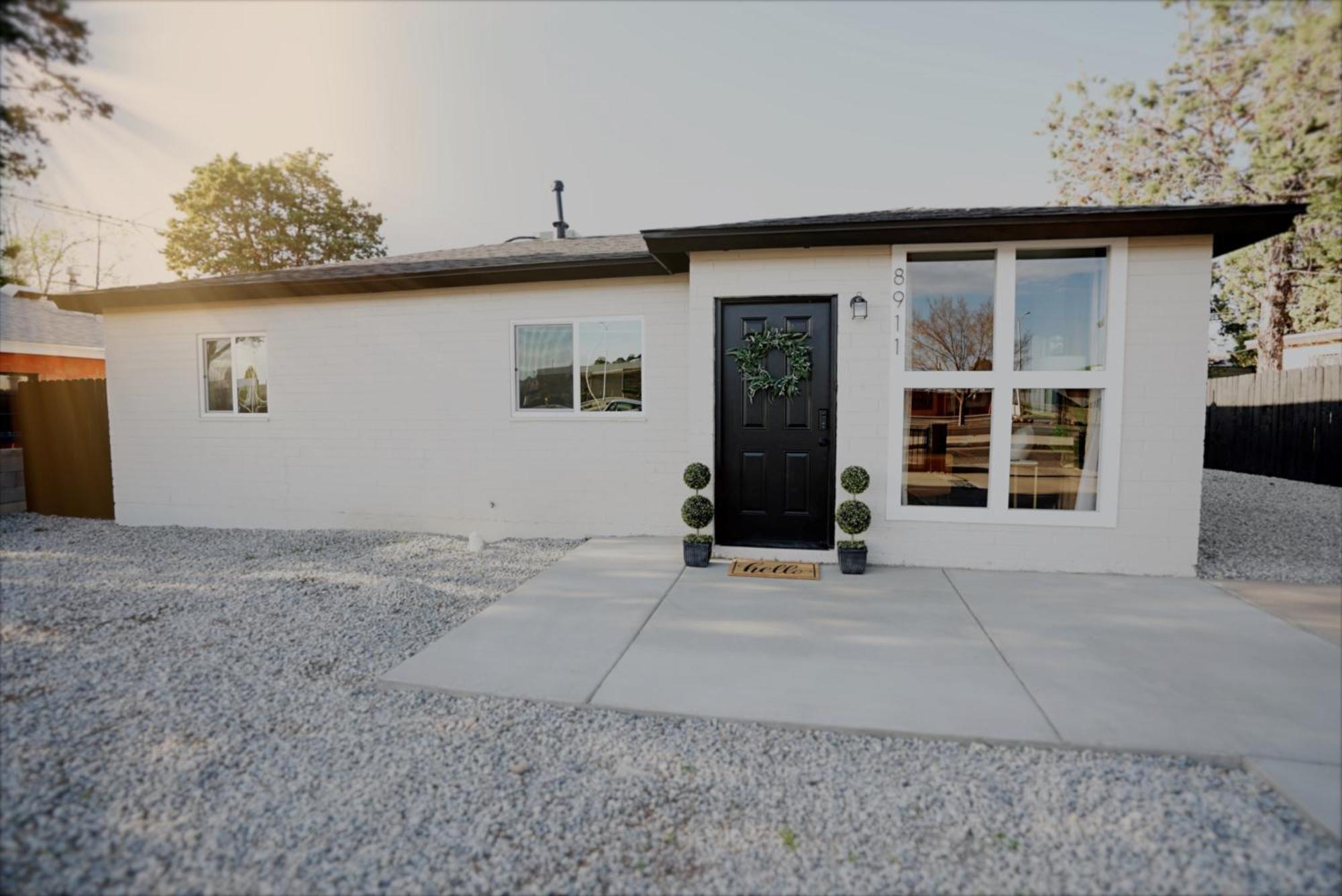 Centrally Located! Remodeled! Huge Backyard! The White House Albuquerque Kültér fotó